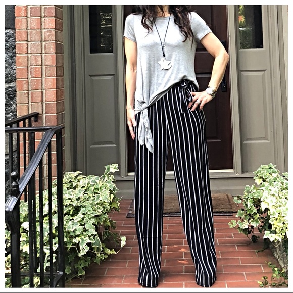 ✨LAST ONE ✨Wide leg belted striped pants - Picture 3 of 7